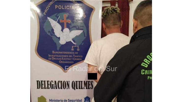 Detuvieron a un repartidor de pollo por venta de drogas